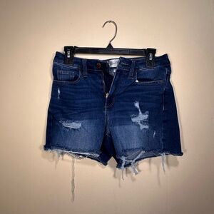 Universal Thread Jean shorts, size 4.
(INV#A17)